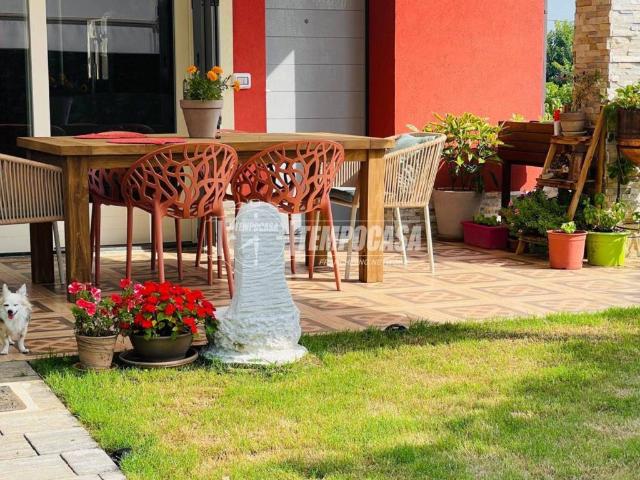 Villa Schiera in vendita a Camparada, Lombardia