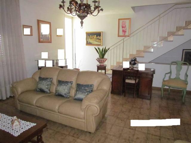 Villa Schiera in vendita a Prataccio, Campi Bisenzio
