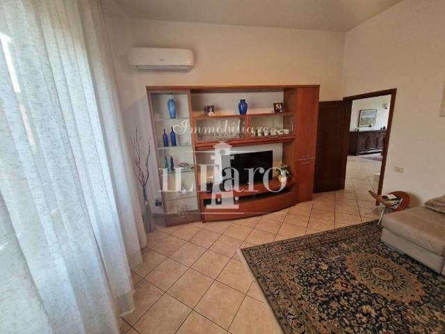 Villa Schiera in vendita a Campi Bisenzio, Toscana