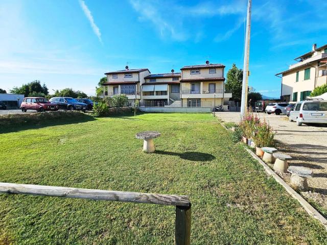 Villa Schiera in vendita a Campi Bisenzio, Toscana