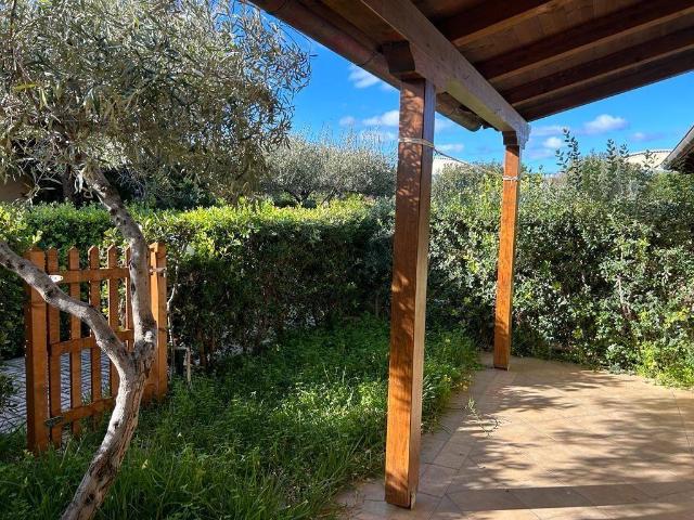 Villa Schiera in vendita a Campofelice Di Roccella, Sicilia