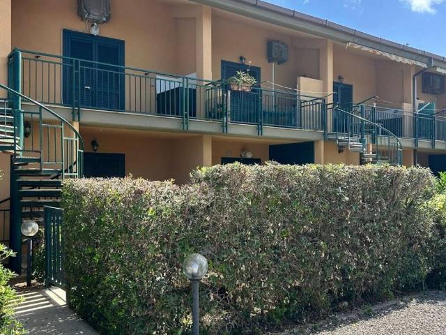 Villa Schiera in vendita a Campofelice Di Roccella, Sicilia