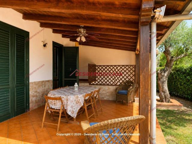 Villa Schiera in vendita a Campofelice Di Roccella, Sicilia