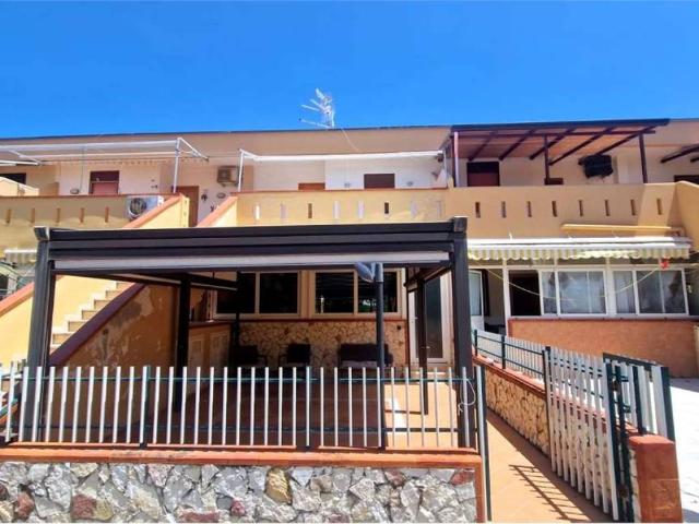 Villa Schiera in vendita a Campofelice Di Roccella, Sicilia