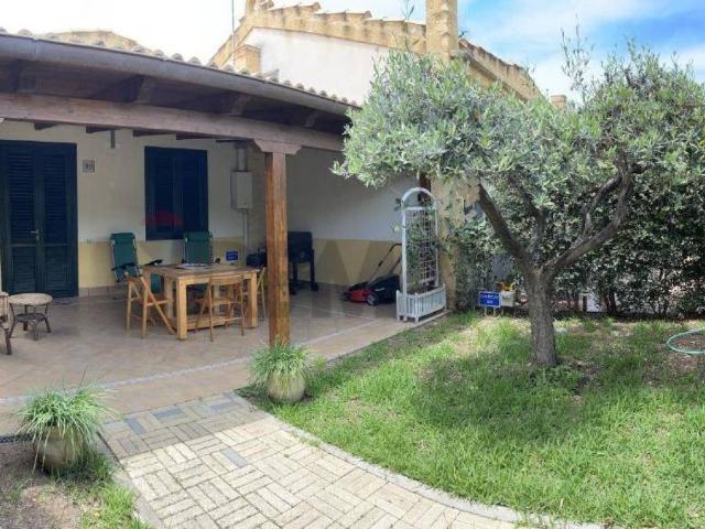 Villa Schiera in vendita a Campofelice Di Roccella, Sicilia