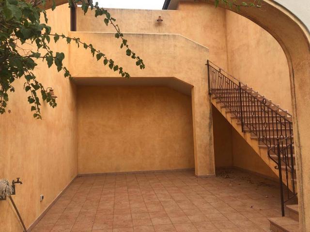 Villa Schiera in vendita a Campofelice Di Roccella, Sicilia