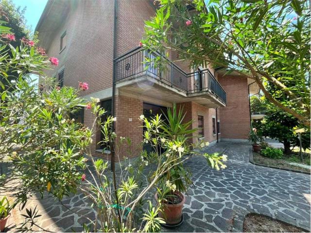 Villa Schiera in vendita a Campogalliano, Modena