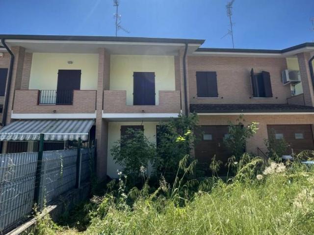 Villa Schiera in vendita a Unione Comuni Modenesi Area Nord, Camposanto