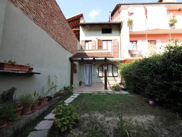 Villa Schiera in vendita a Canale, Cuneo