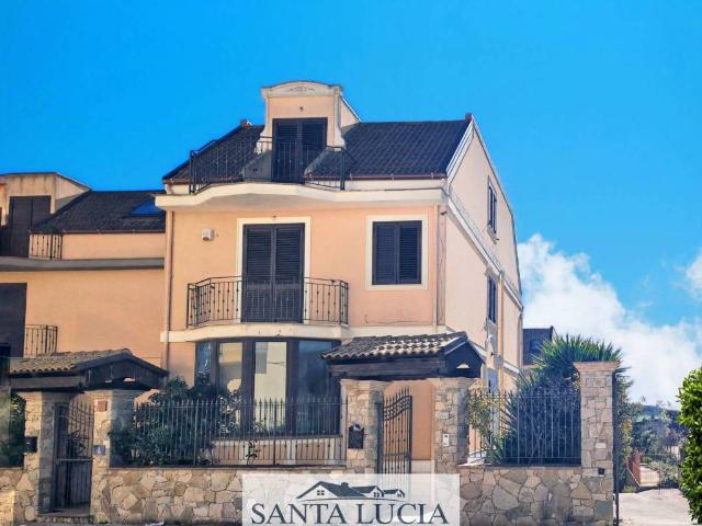 Villa Schiera in vendita a Quartiere Oltreponte, Canicattì E Borgalino