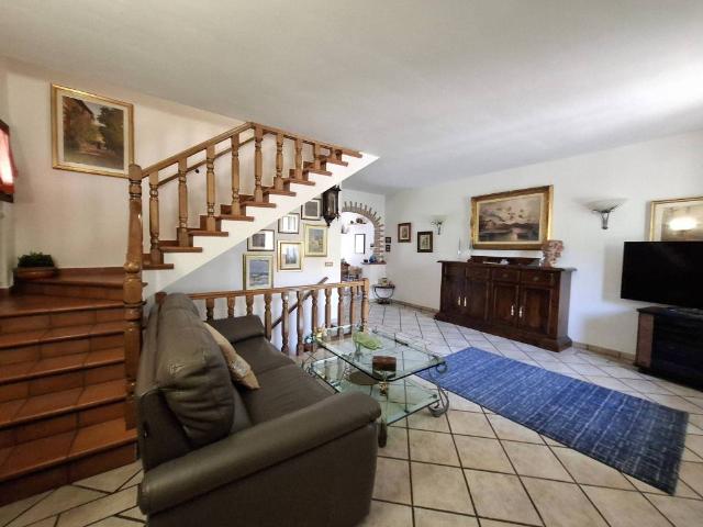 Villa Schiera in vendita a Cantagallo, Toscana