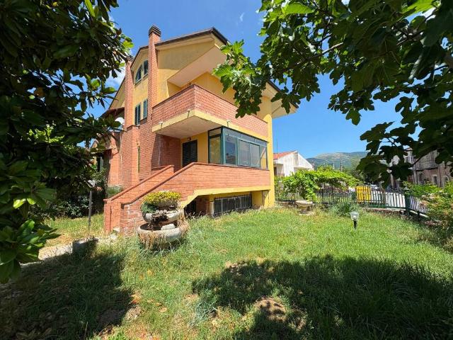 Villa Schiera in vendita a Cantalupo Del Sannio, Molise