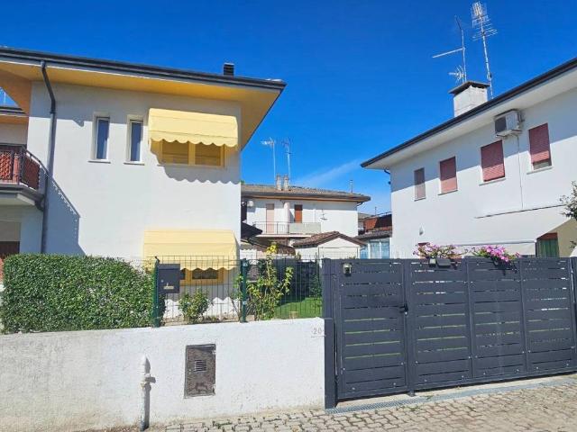 Villa Schiera in vendita a Caorle, Venezia