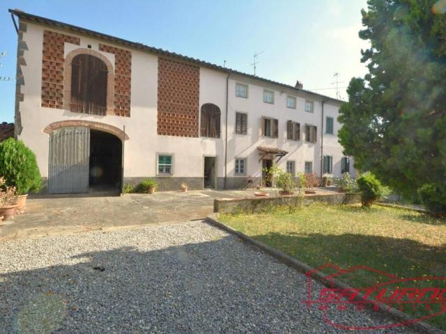 Rustico in vendita a Verciano, Capannori