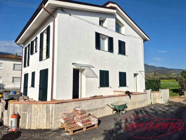 Villa Schiera in vendita a Capannori, Toscana