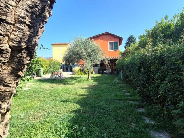 Villa Schiera in vendita a Capannori, Toscana