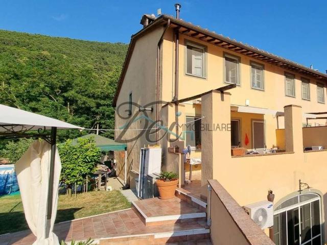 Villa Schiera in vendita a Capannori, Toscana
