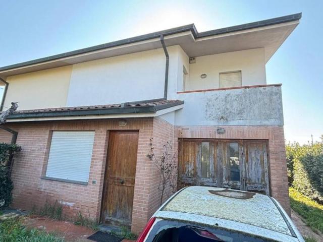 Villa Schiera in vendita a Capannori, Toscana