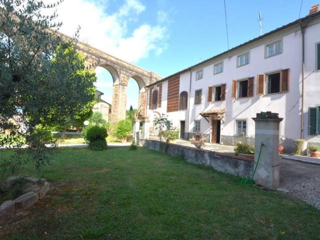 Rustico in vendita a Verciano, Capannori