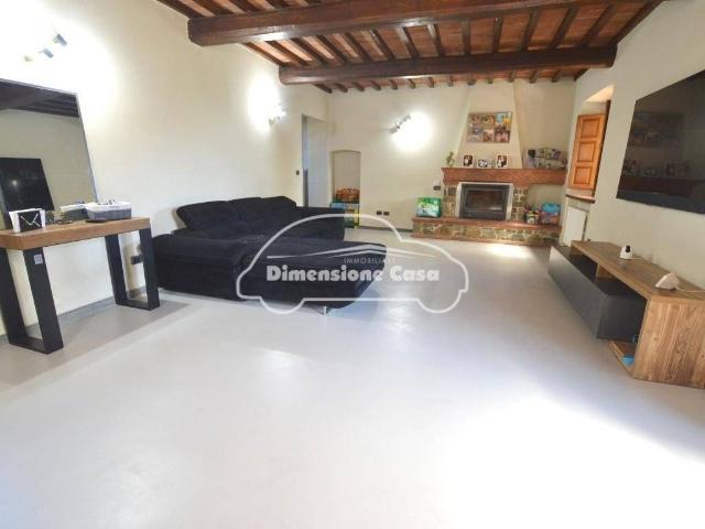Villa Schiera in vendita a Camigliano, Capannori
