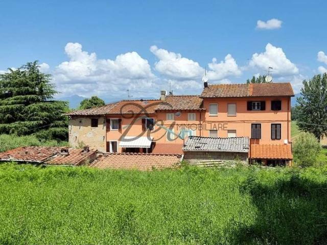 Villa Schiera in vendita a Colognora di Compito, Capannori