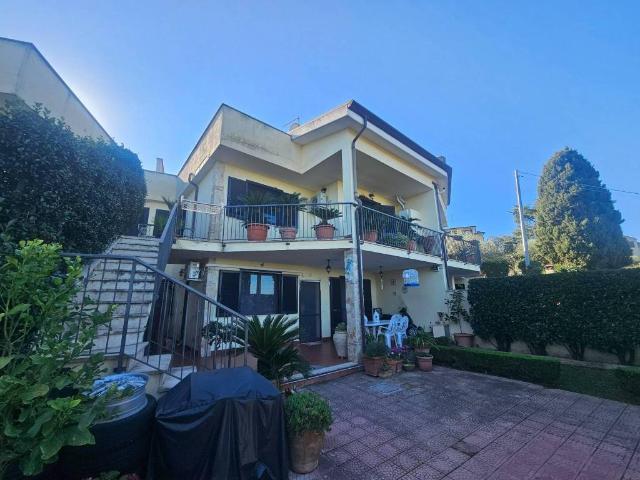 Villa Schiera in vendita a Roma Capitale, Lazio