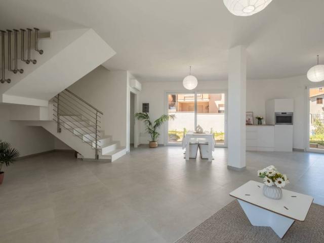 Villa Schiera in vendita a Capoterra, Sardigna/Sardegna