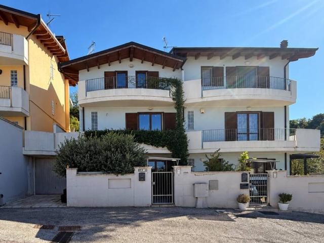 Villa Schiera in vendita a Cappelle sul Tavo, Pescara