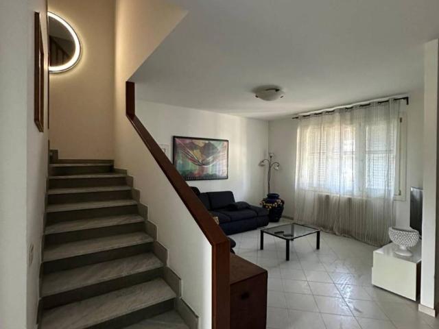 Villa Schiera in vendita a Unione dei Comuni Circondario dell'Empolese Valdelsa, Capraia