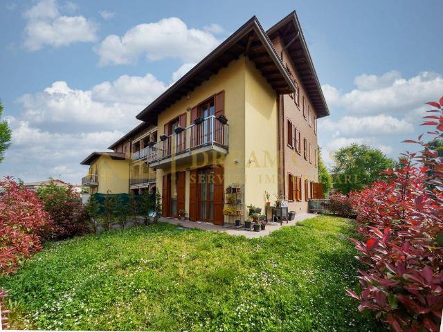 Villa Schiera in vendita a Capriate San Gervasio, Lombardia