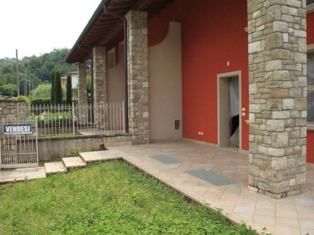 Villa Schiera in vendita a Capriolo, Lombardia
