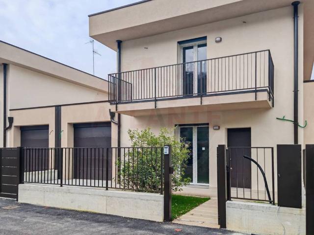 Villa Schiera in vendita a Pirlotti, Capriolo