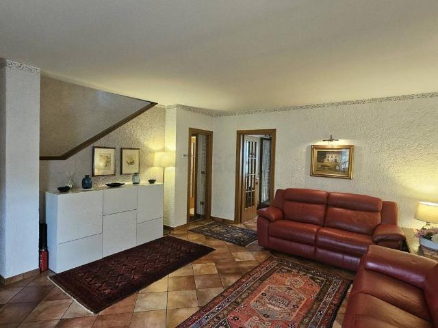 Villa Schiera in vendita a Capriva Del Friuli, Friuli-Venezia Giulia