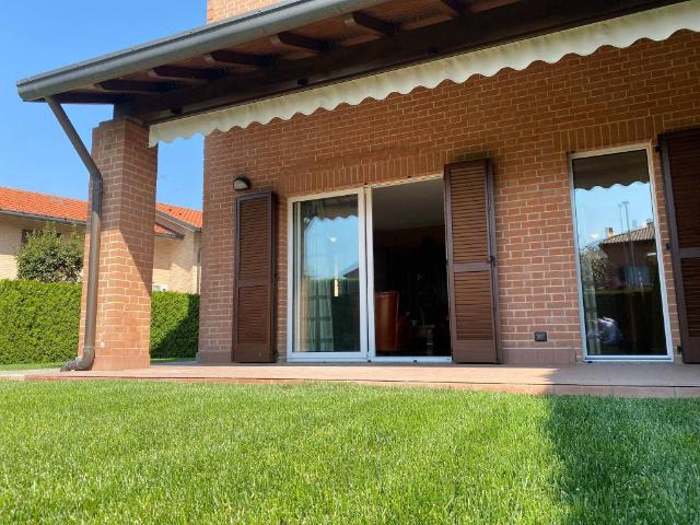 Villa Schiera in vendita a Costa Lambro, Carate Brianza