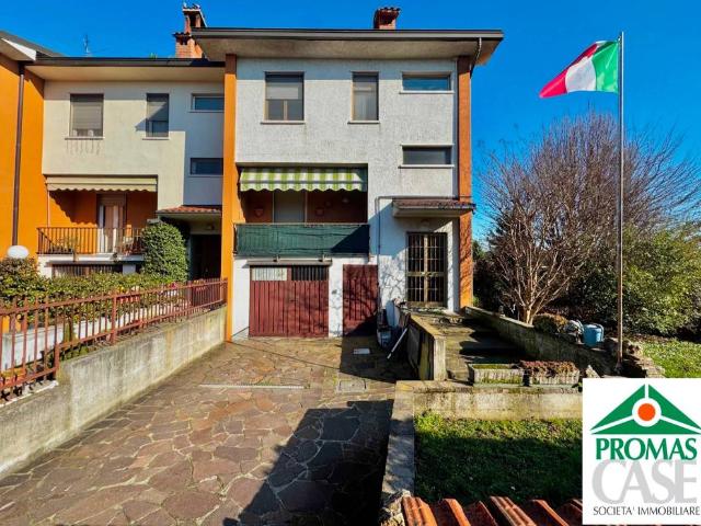 Villa Schiera in vendita a Caravaggio, Lombardia