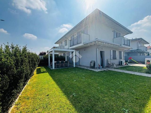 Villa Schiera in vendita a Caravaggio, Lombardia
