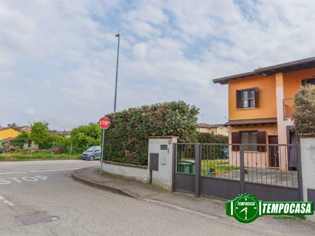 Villa Schiera in vendita a Carbonara Al Ticino, Lombardia