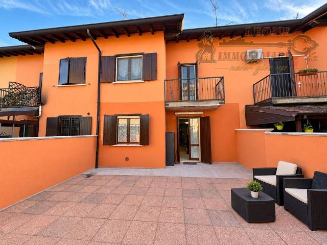 Villa Schiera in vendita a Carbonara Al Ticino, Lombardia