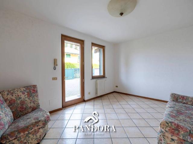 Villa Schiera in vendita a Cardano Al Campo, Lombardia