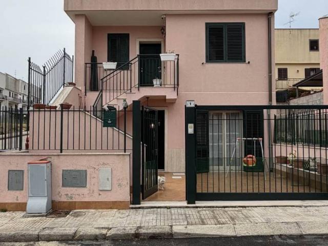 Villa Schiera in vendita a Carlentini, Siracusa