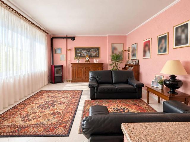Villa Schiera in vendita a Carmagnola, Torino