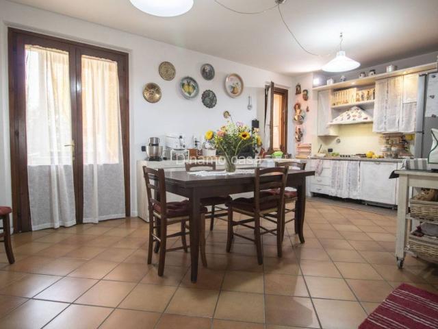 Ville Schiera in vendita a Carmignano, Seano