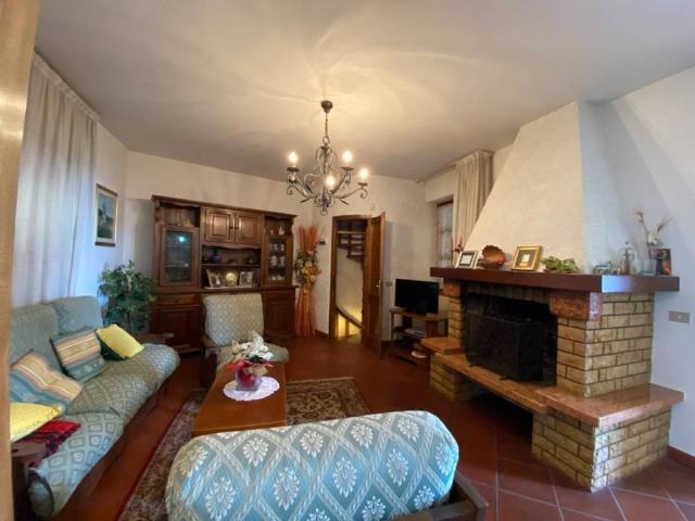 Villa Schiera in vendita a Carmignano, Toscana