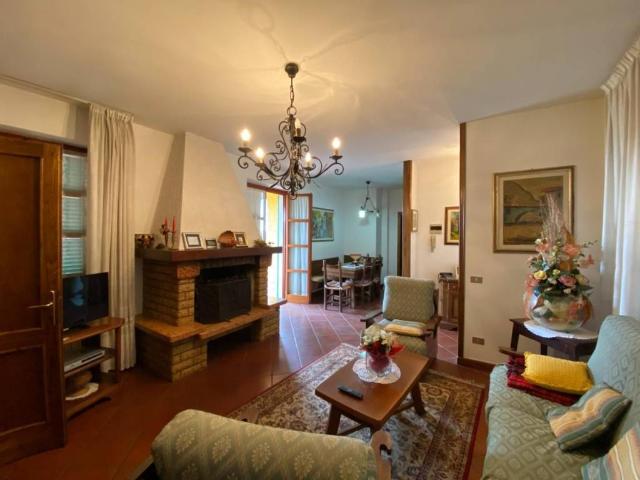 Villa Schiera in vendita a Carmignano, Toscana
