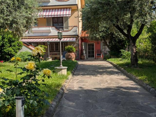 Villa Schiera in vendita a Carmignano, Toscana