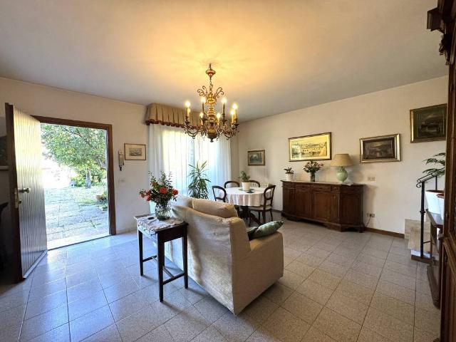 Villa Schiera in vendita a Seano, Carmignano