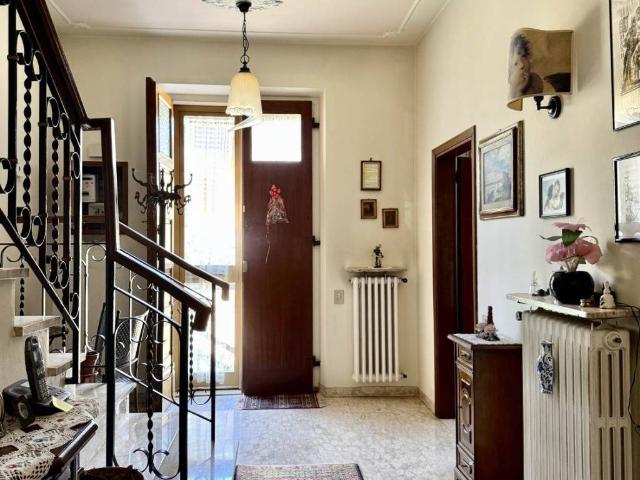 Ville Schiera in vendita a Carmignano, Comeana