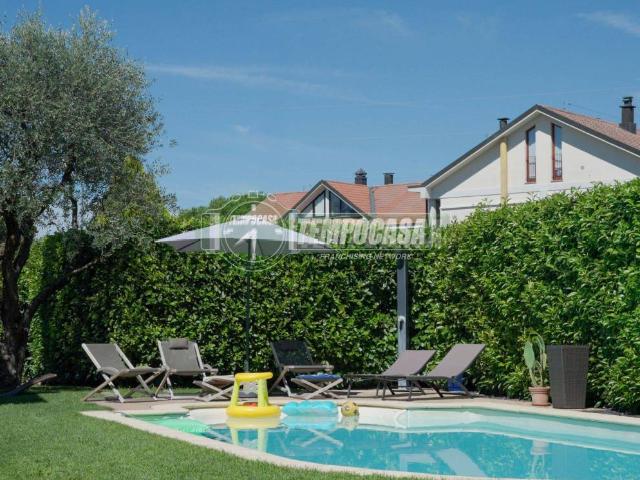 Villa Schiera in vendita a Passirano, Carnate