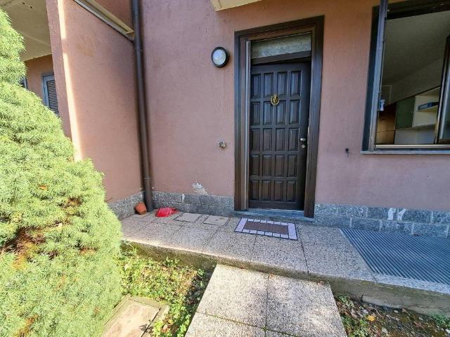 Villa Schiera in vendita a Caronno Pertusella, Lombardia