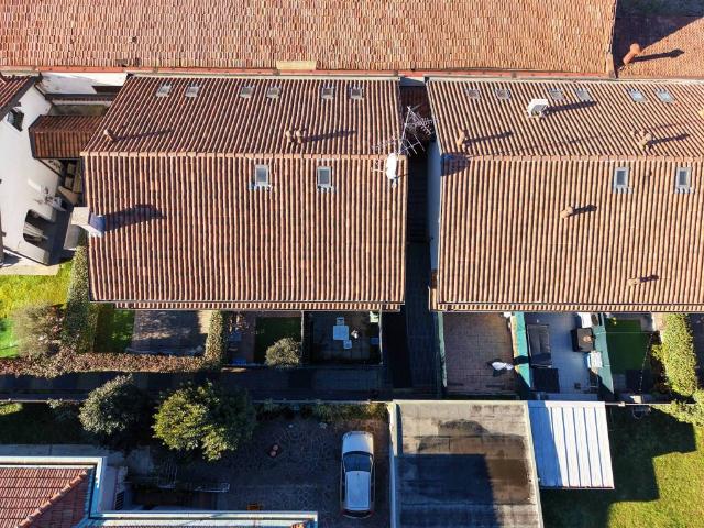 Villa Schiera in vendita a Cassina Pertusella, Caronno Pertusella
